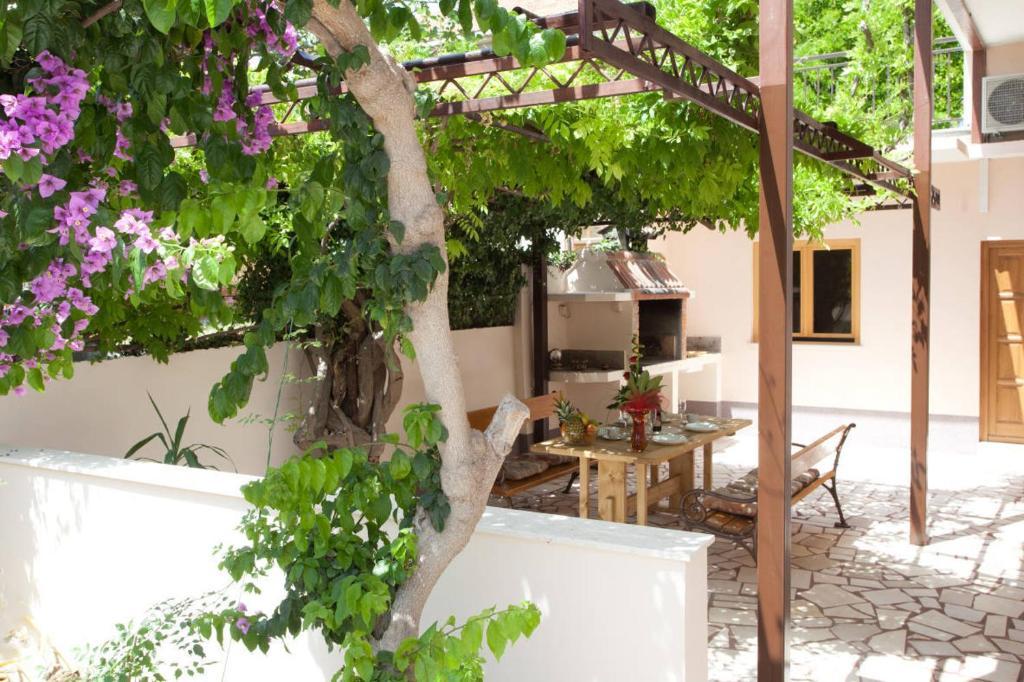Apartments Beautiful Sandy Beach Спліт Номер фото