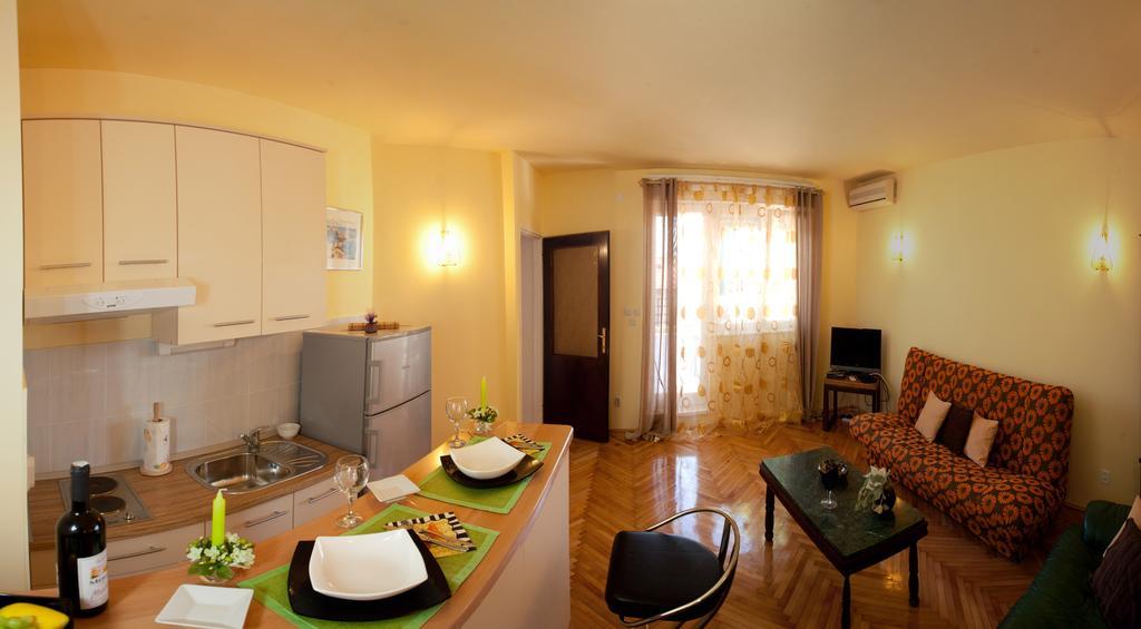 Apartments Beautiful Sandy Beach Спліт Номер фото