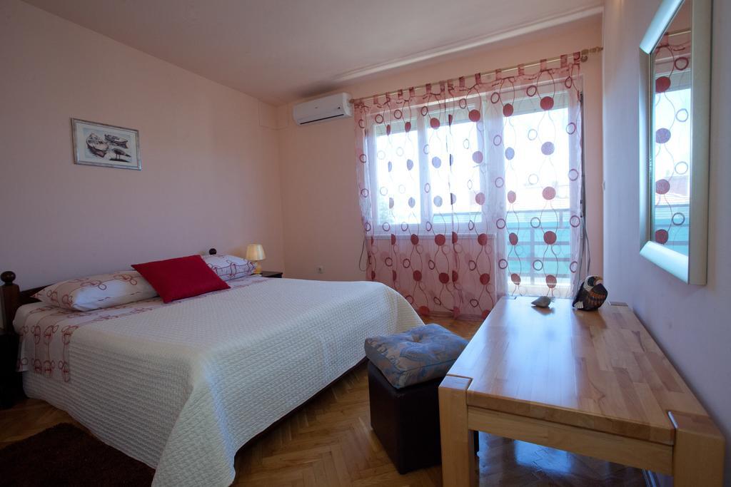 Apartments Beautiful Sandy Beach Спліт Номер фото
