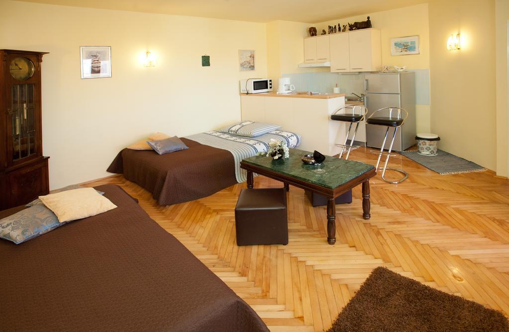 Apartments Beautiful Sandy Beach Спліт Номер фото
